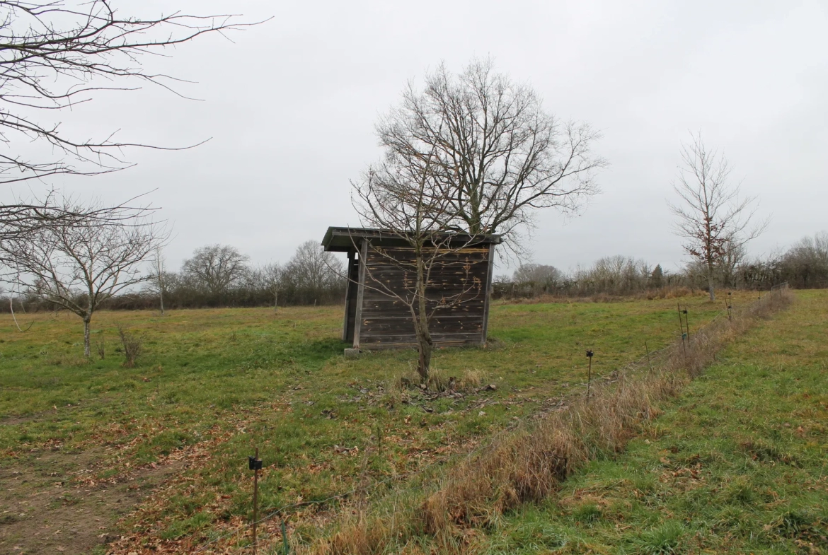 Fermette à St Caprais avec environ 1 hectare de terrain 