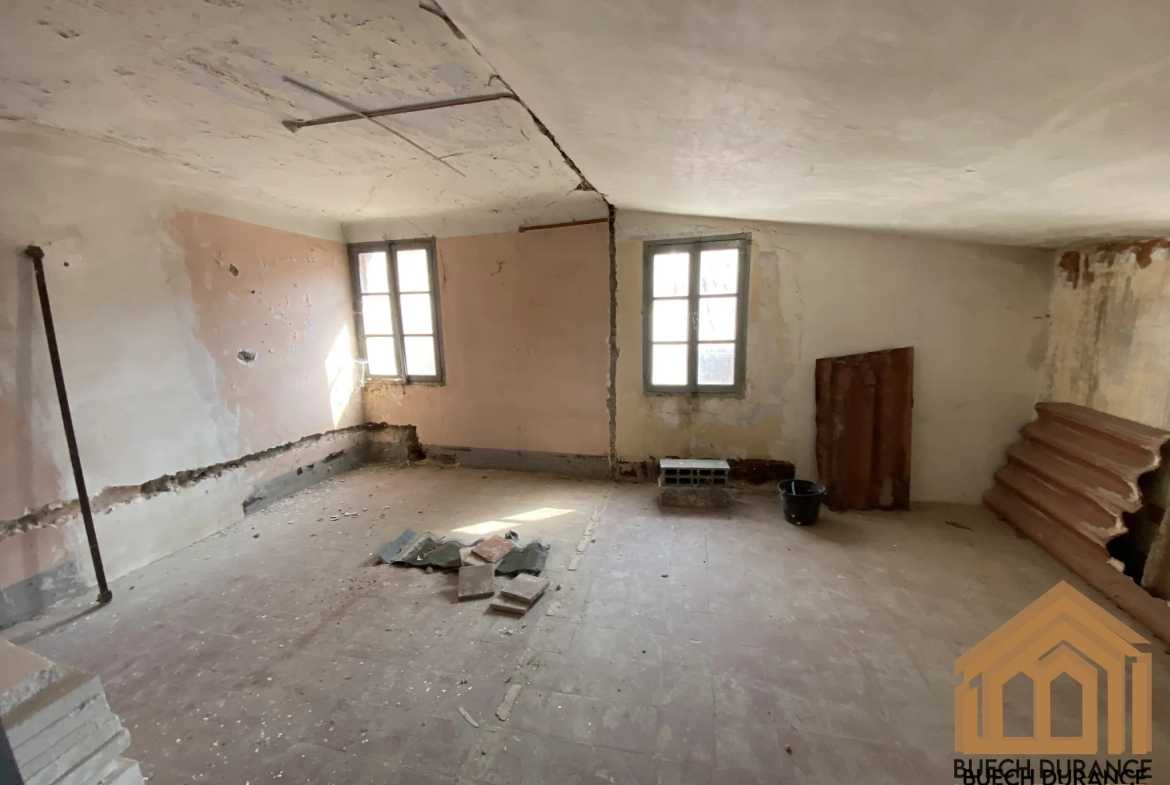 Appartement à Rénover avec Vue sur Montagnes - La Motte-Du-Caire (04250) 