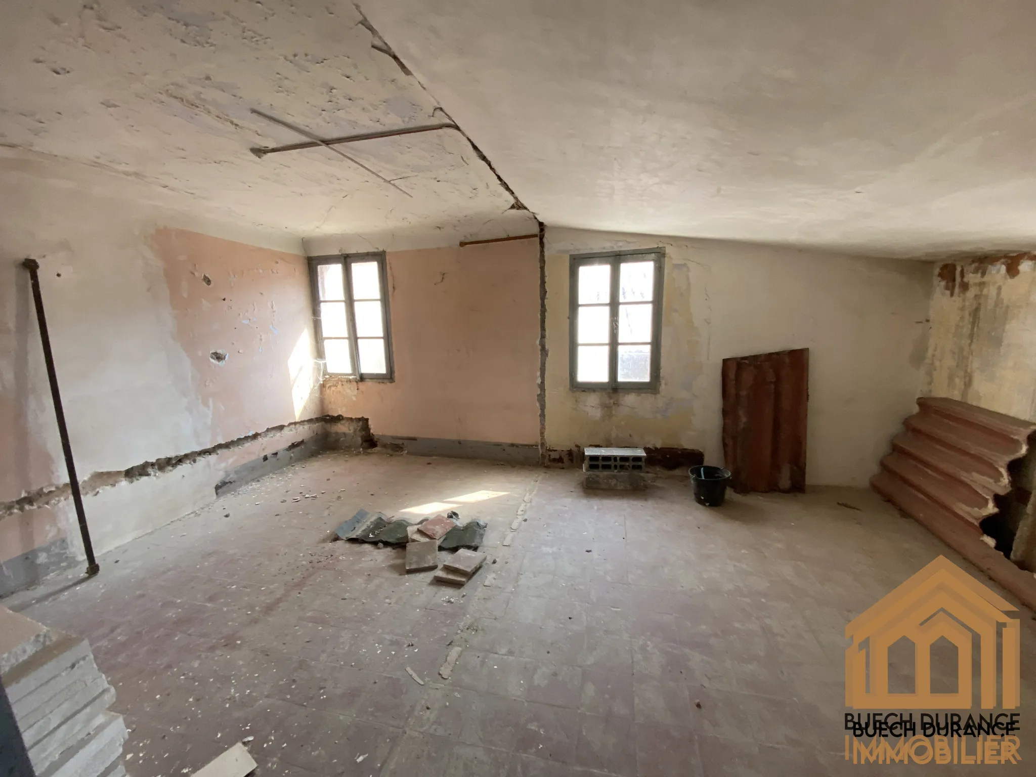 Appartement à Rénover avec Vue sur Montagnes - La Motte-Du-Caire (04250) 