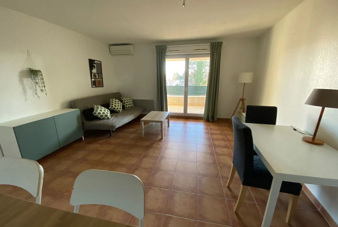 Appartement T2 47m2 avec terrasse et parking à Nimes 