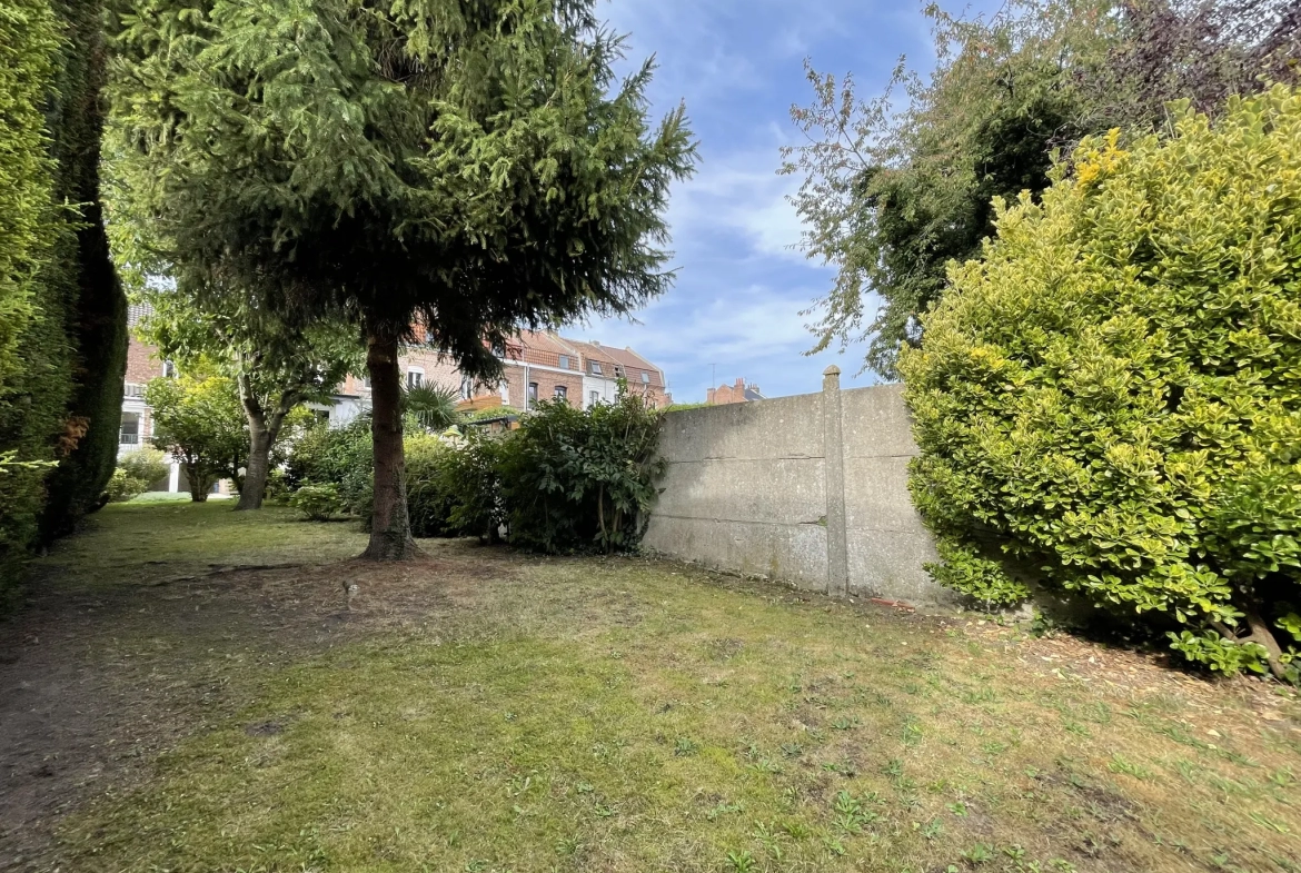 Maison à Douai avec jardin arboré 