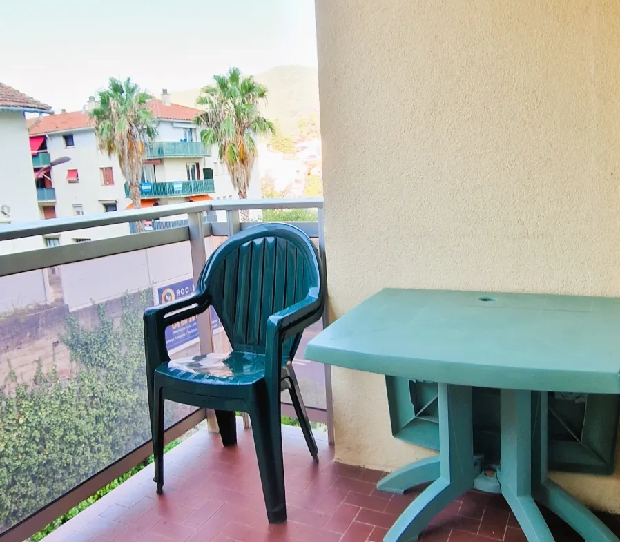 Appartement T1 avec Balcon, Grenier et Place de Stationnement à Amélie-les-Bains 