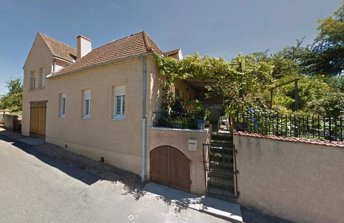 Maison de village à Digoin avec jardin et terrasse couverte 