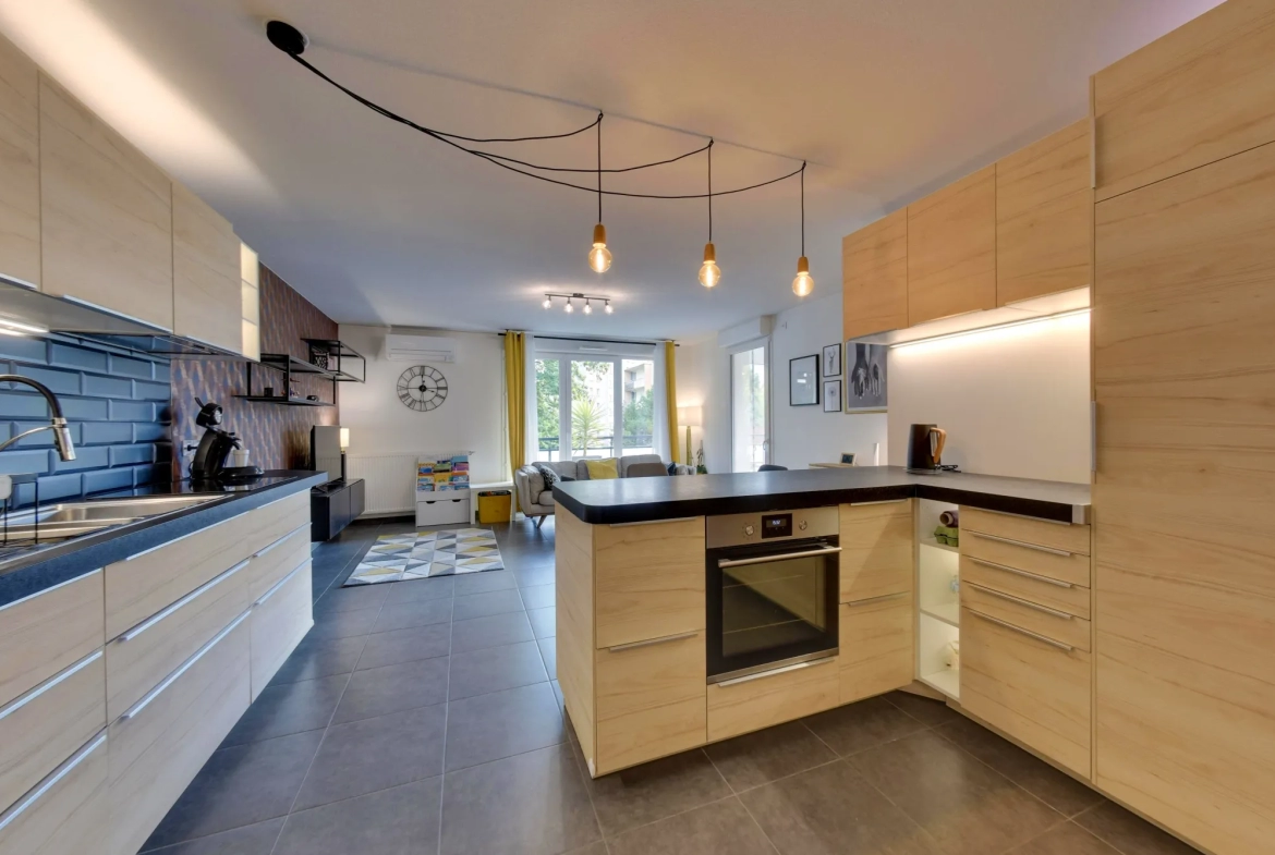 Quartier Prédieu, bel appartement récent 4 pièces et cuisine 