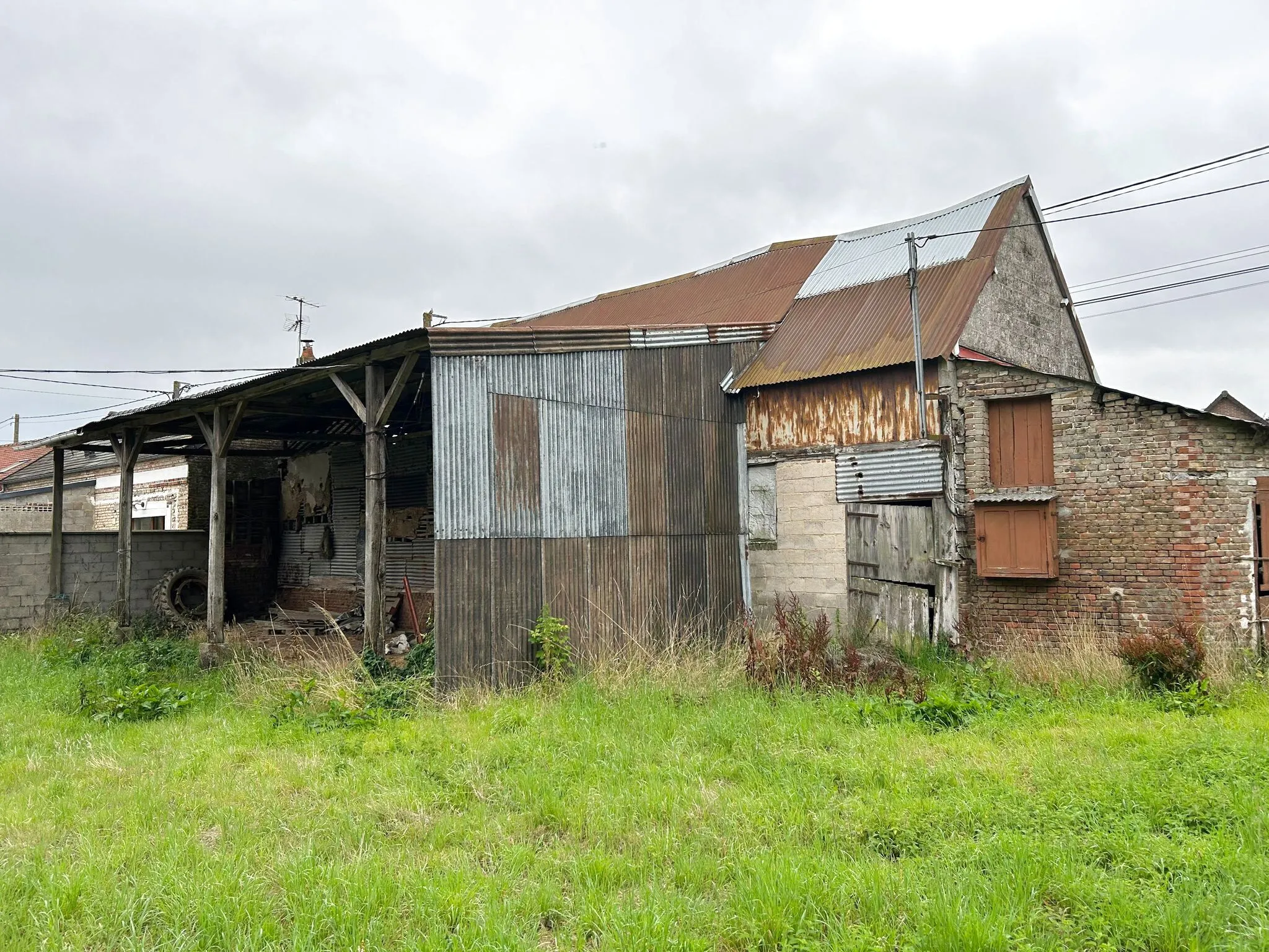 Nouveauté : longère à rénover entre Abbeville et Saint-Riquier 