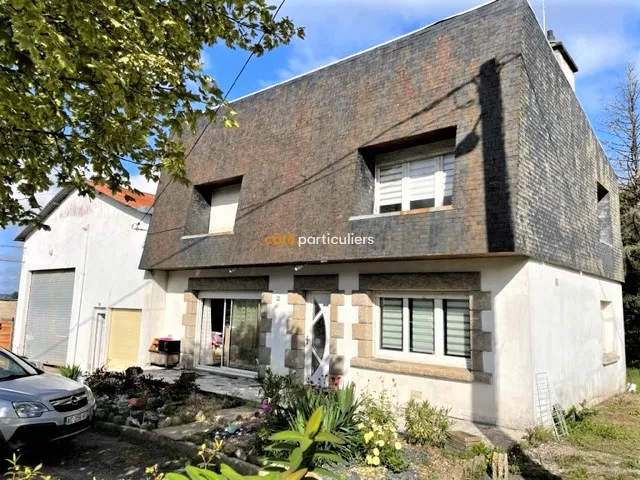 Maison de bourg avec 4 chambres et grand garage à Seglien (56160) 