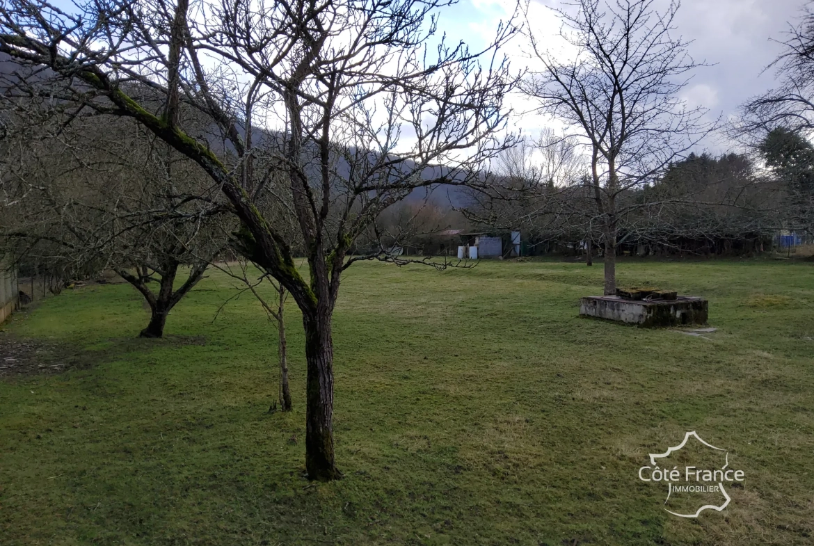 Terrain d'agrément à Fumay - Jardin - 1746m2 