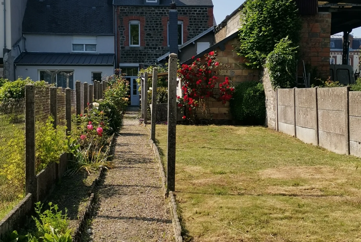 Maison centre-ville de Flers avec jardin arboré exposé sud 