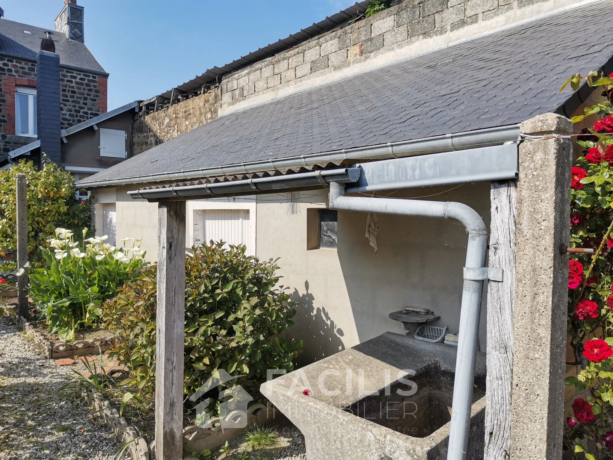 Maison centre-ville de Flers avec jardin arboré exposé sud 