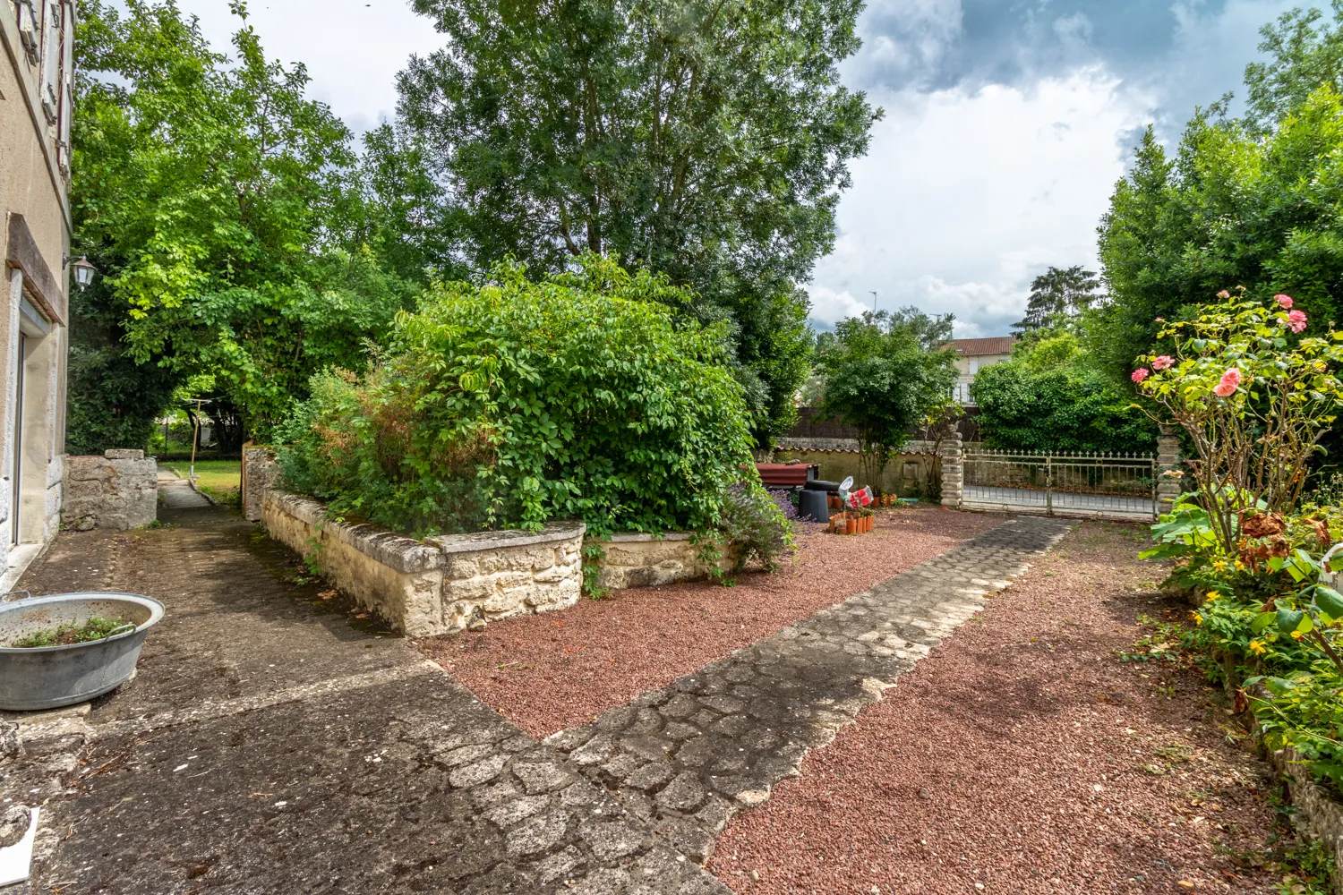 Maison à Saint-Savinien avec 3 chambres et jardin 