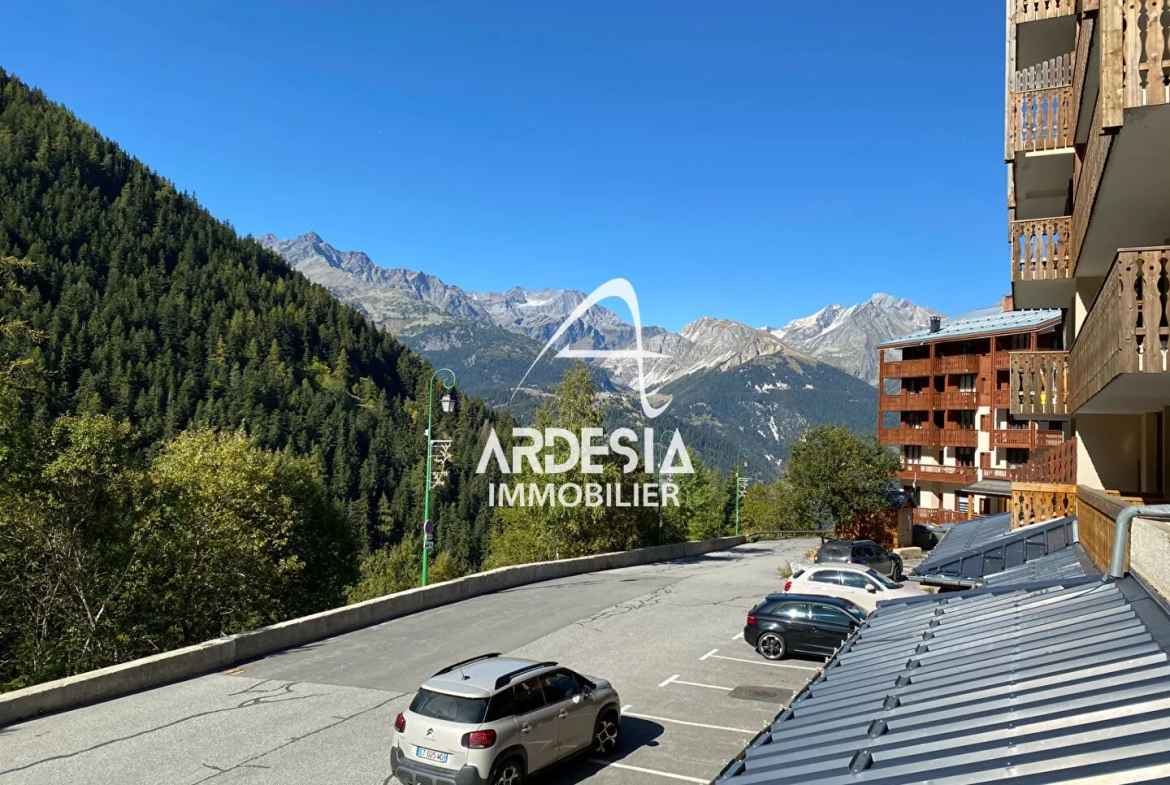 Studio meublé avec balcon à VALFREJUS 