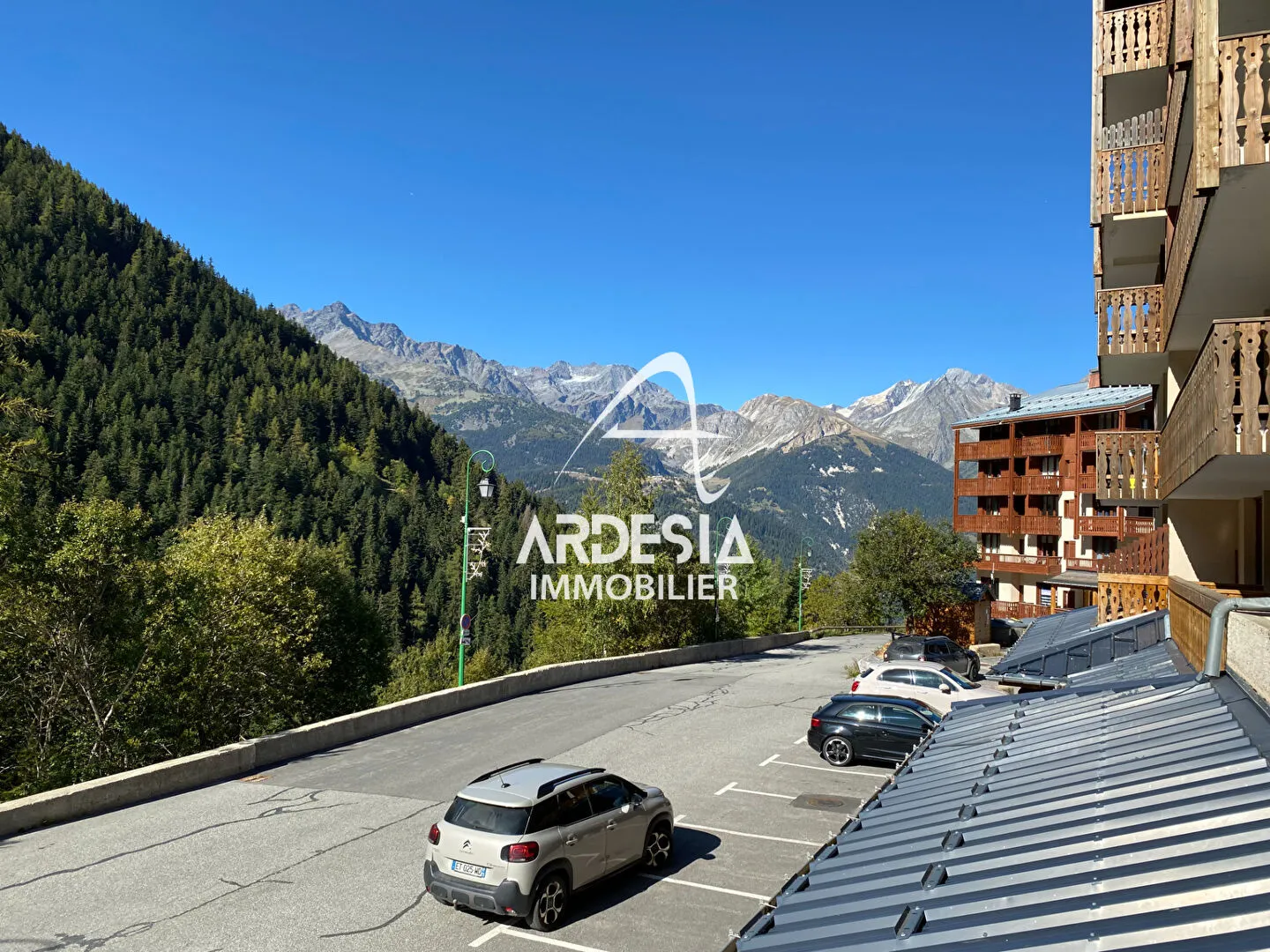 Studio meublé avec balcon à VALFREJUS 