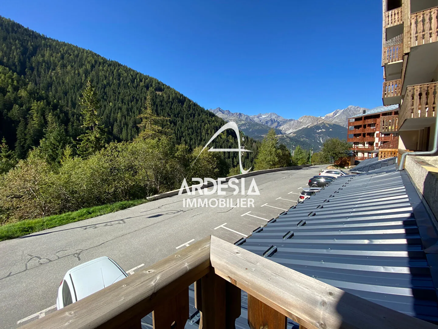 Studio meublé avec balcon à VALFREJUS 