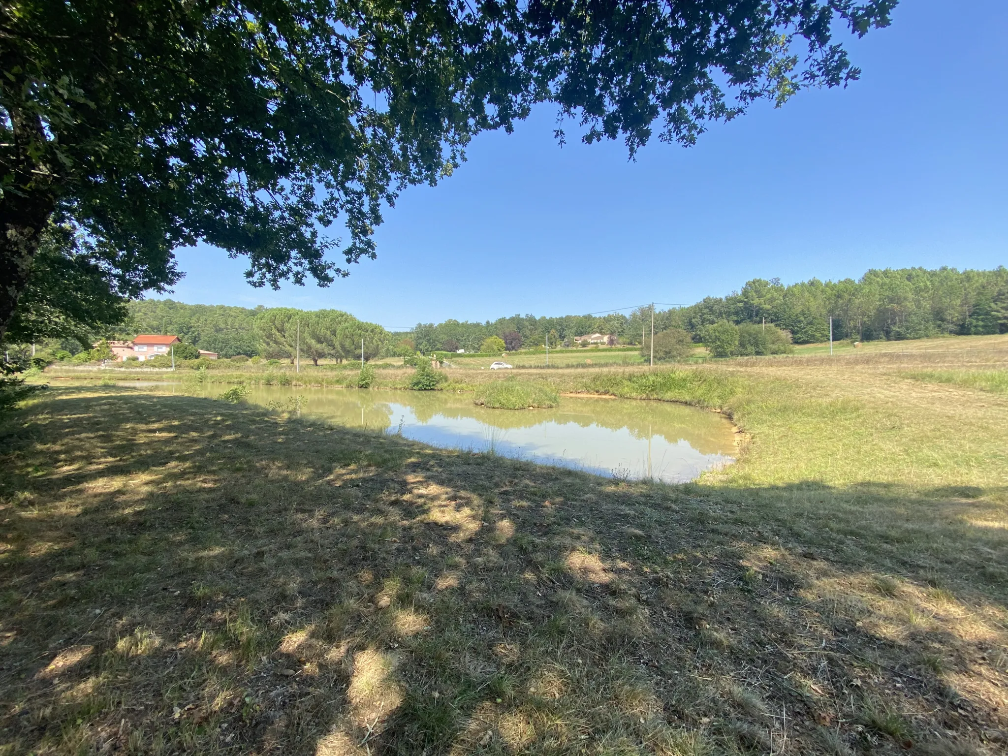 Terrain de loisirs avec lac à Fumel 