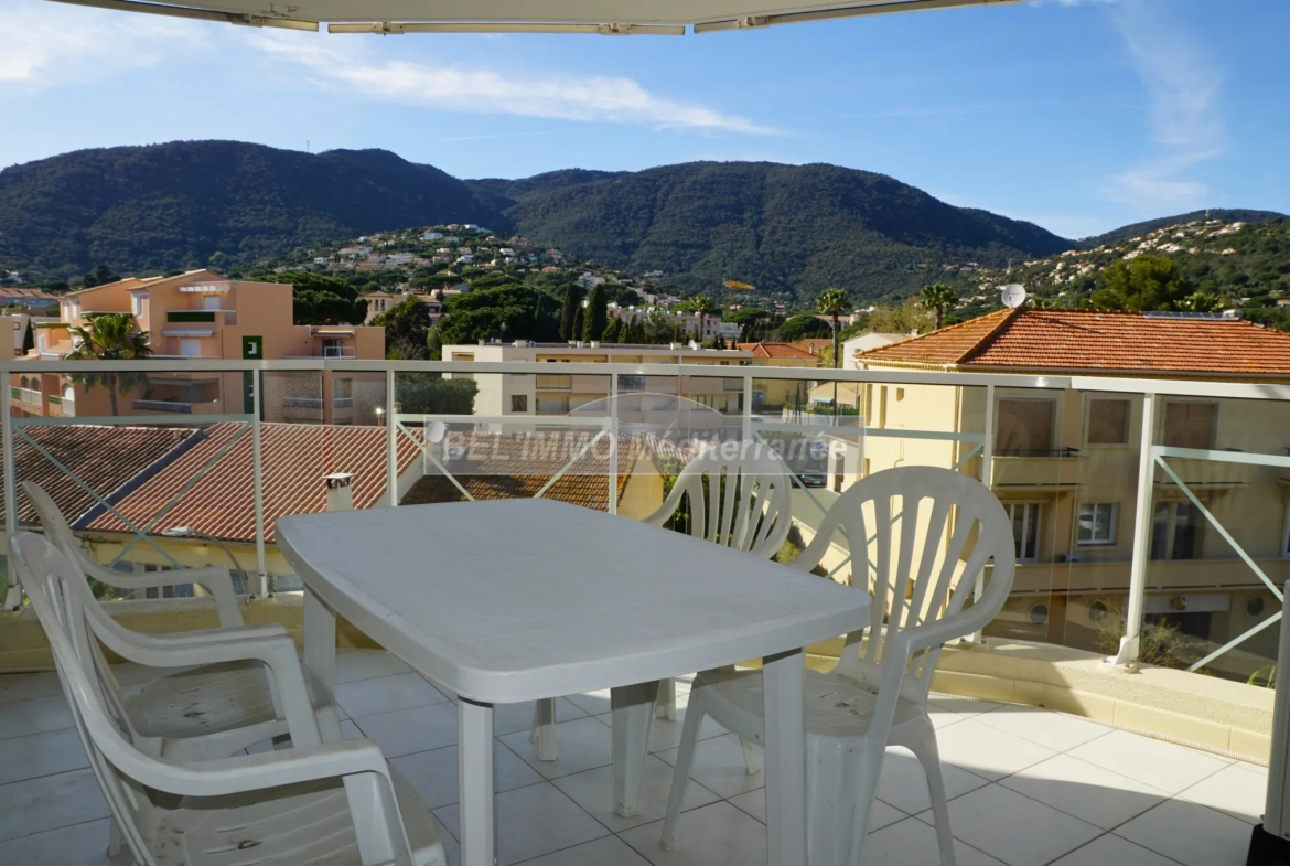 Appartement F2 Lumineux avec Vue sur les Collines - Cavalaire-sur-mer 