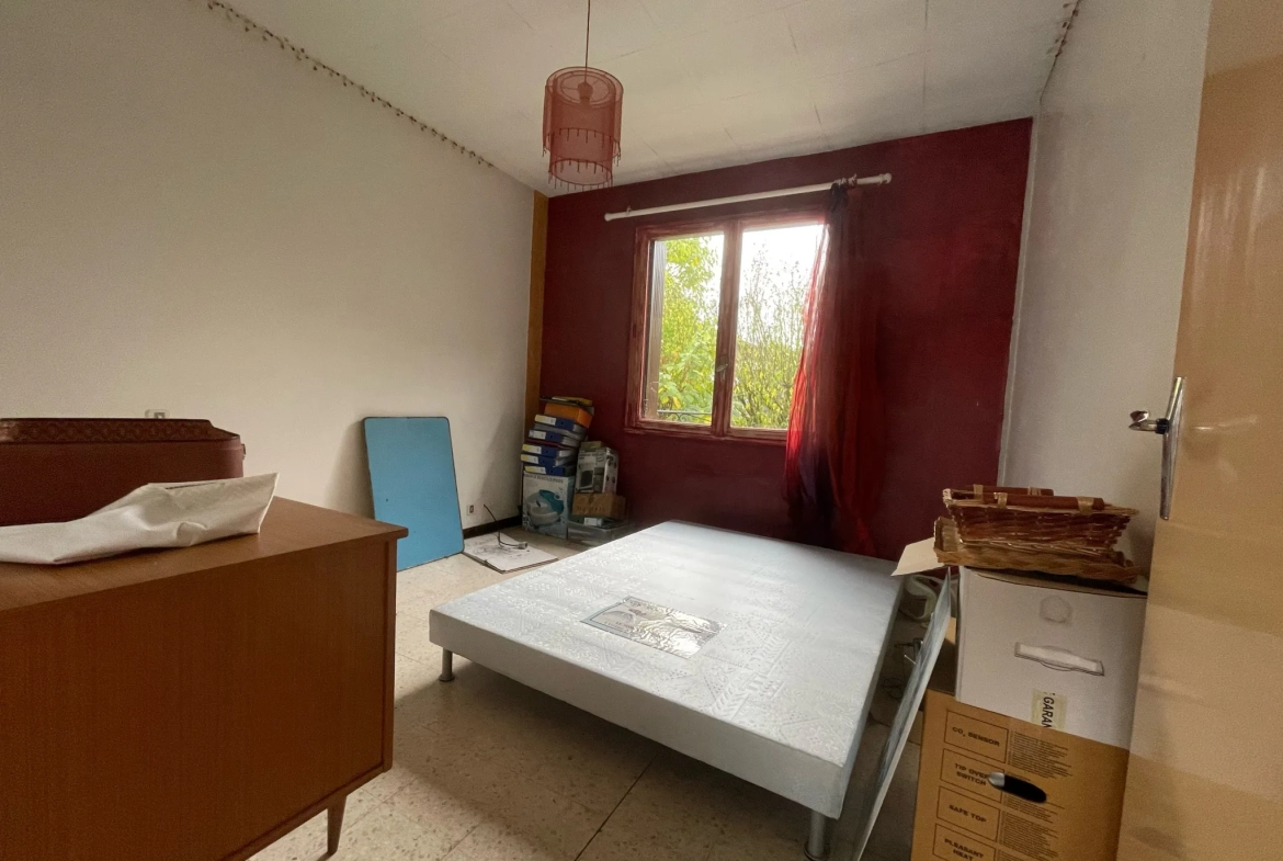 Maison de 96m2 à vendre au centre du village de Montauban 