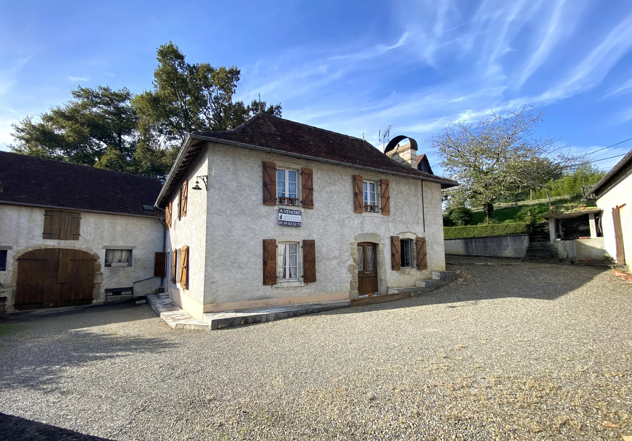 Ferme avec vue Pyrénées 2500 m2 de terrain 