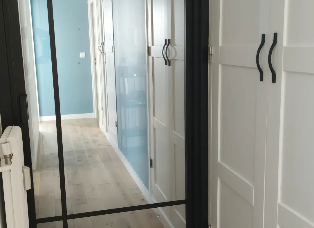 Appartement Lumineux avec Grand Balcon et Parking Privé à Caen 