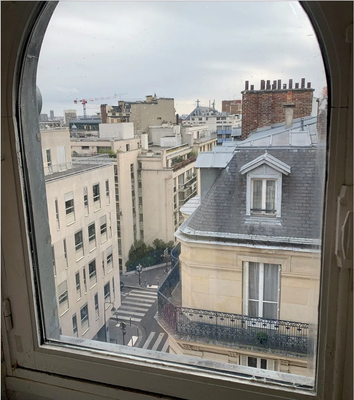 Studette au dernier étage avec vue dégagée sur le Panthéon à vendre à Paris 75005 