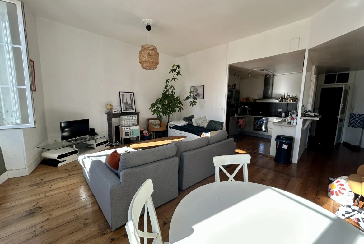 Appartement T3 de 92m2 à vendre à Pau - Hyper Centre Ville de Pau 