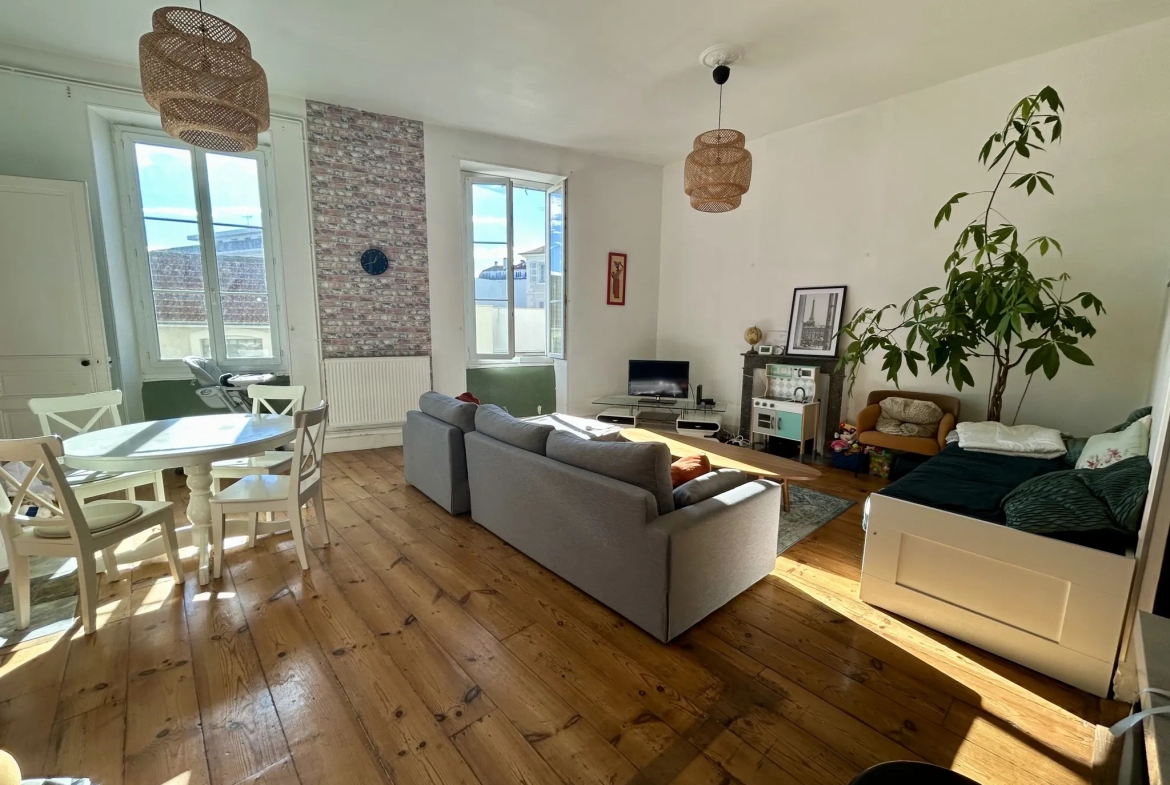 Appartement T3 de 92m2 à vendre à Pau - Hyper Centre Ville de Pau 