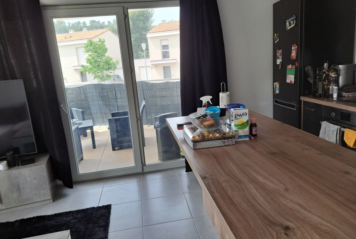 Appartement Type 3 avec Terrasse et 2 Places de Stationnement à Meyreuil 13590 