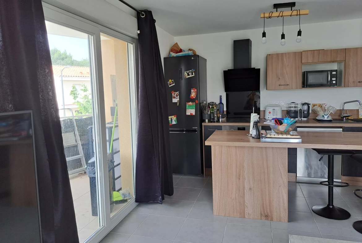 Appartement Type 3 avec Terrasse et 2 Places de Stationnement à Meyreuil 13590 