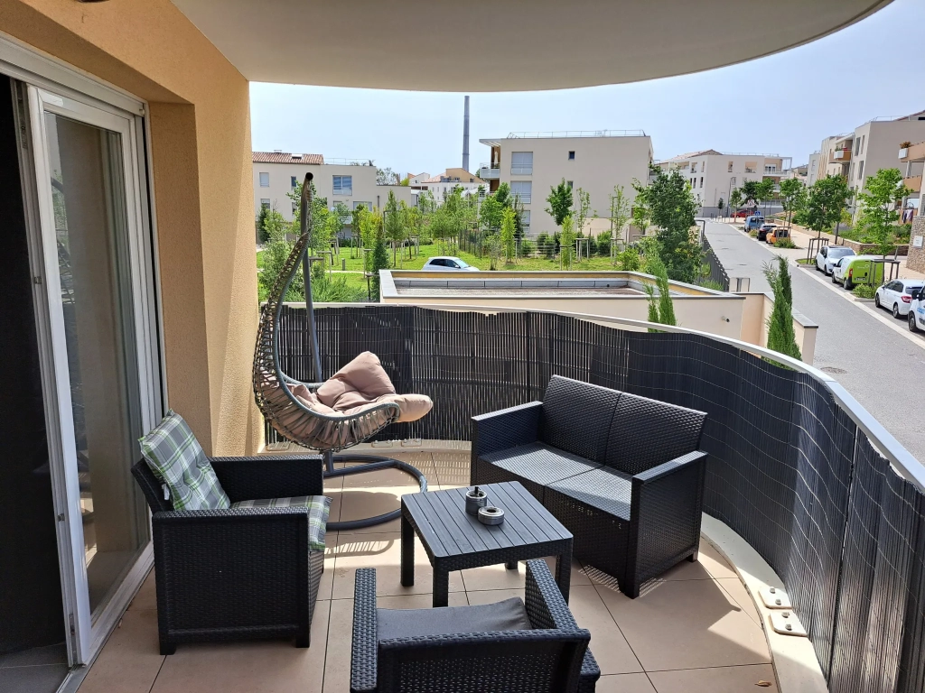 Appartement Type 3 avec Terrasse et 2 Places de Stationnement à Meyreuil 13590