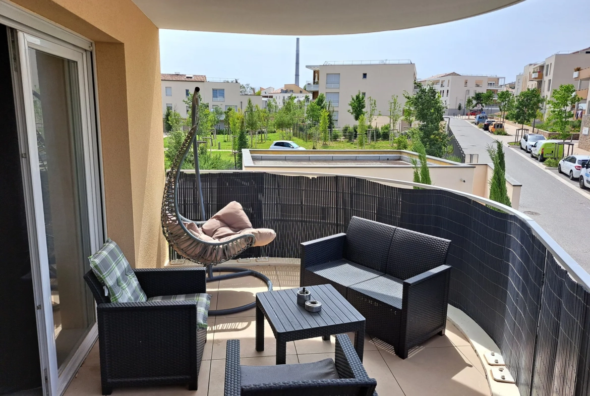 Appartement Type 3 avec Terrasse et 2 Places de Stationnement à Meyreuil 13590 