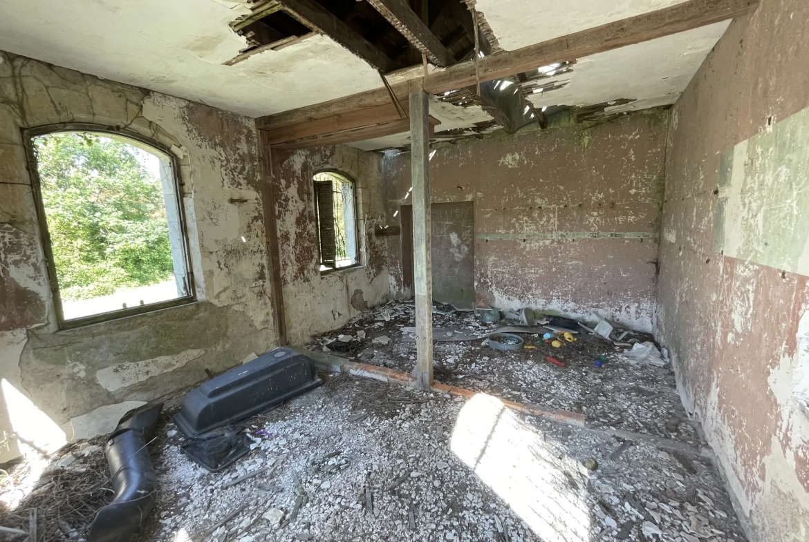 Ancien entrepôt de gare à réhabiliter en campagne de Noyant 