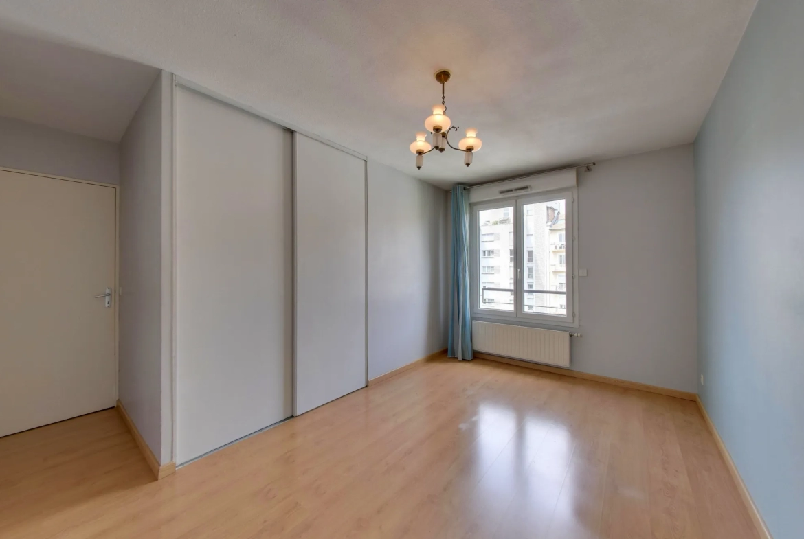 Appartement T4 avec garage et cave dans un secteur recherché 