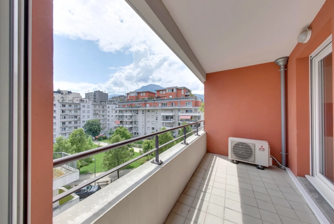 Appartement T4 avec garage et cave dans un secteur recherché 