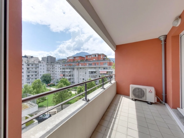 Appartement T4 avec garage et cave dans un secteur recherché