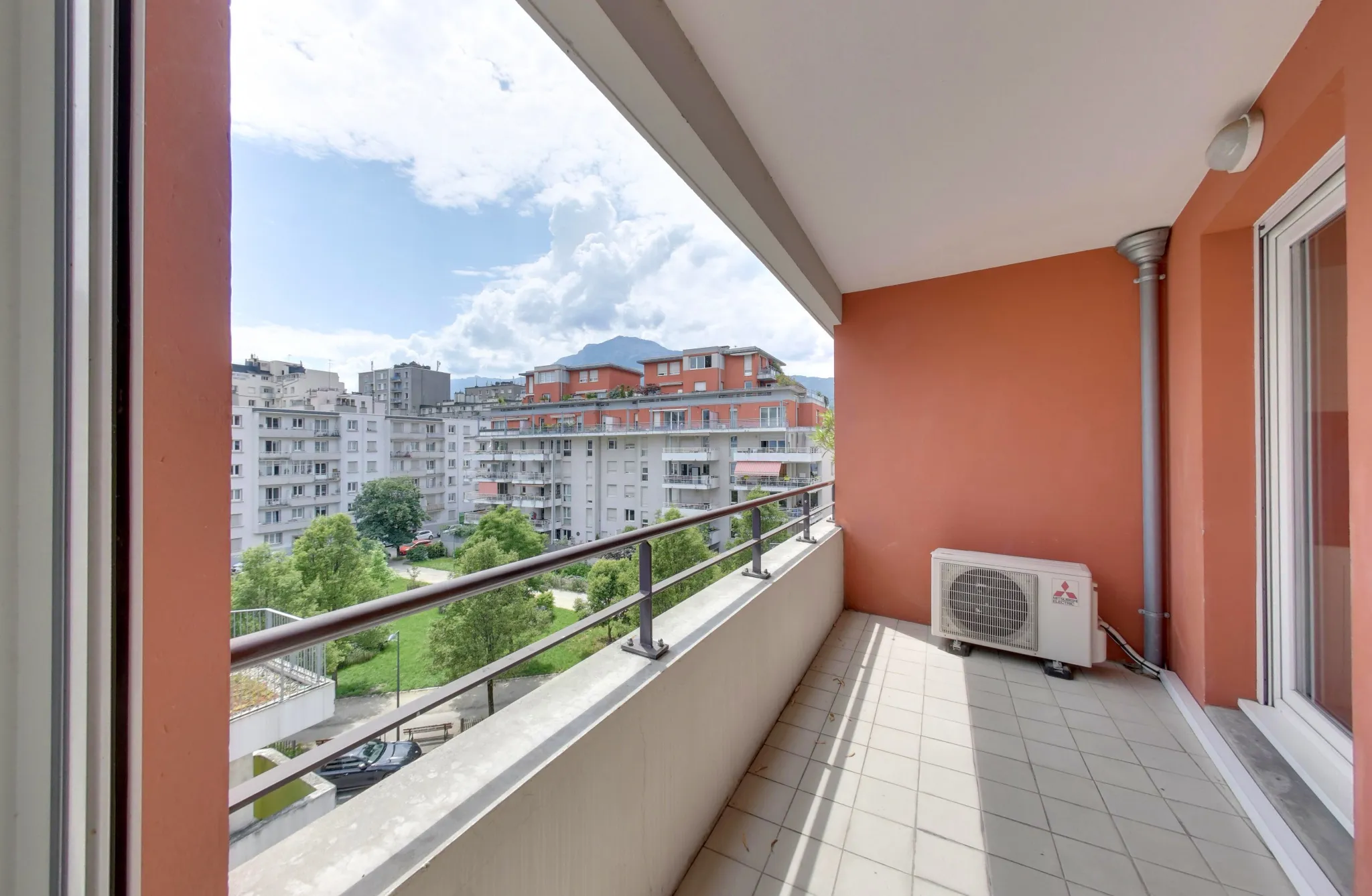 Appartement T4 avec garage et cave dans un secteur recherché 