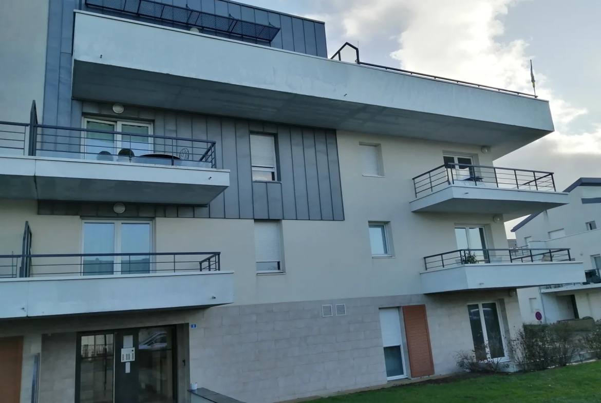 Appartement à Avrillé - 63 m2 avec 2 chambres, terrasse et garage 