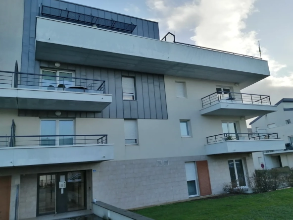 Appartement à Avrillé - 63 m2 avec 2 chambres, terrasse et garage