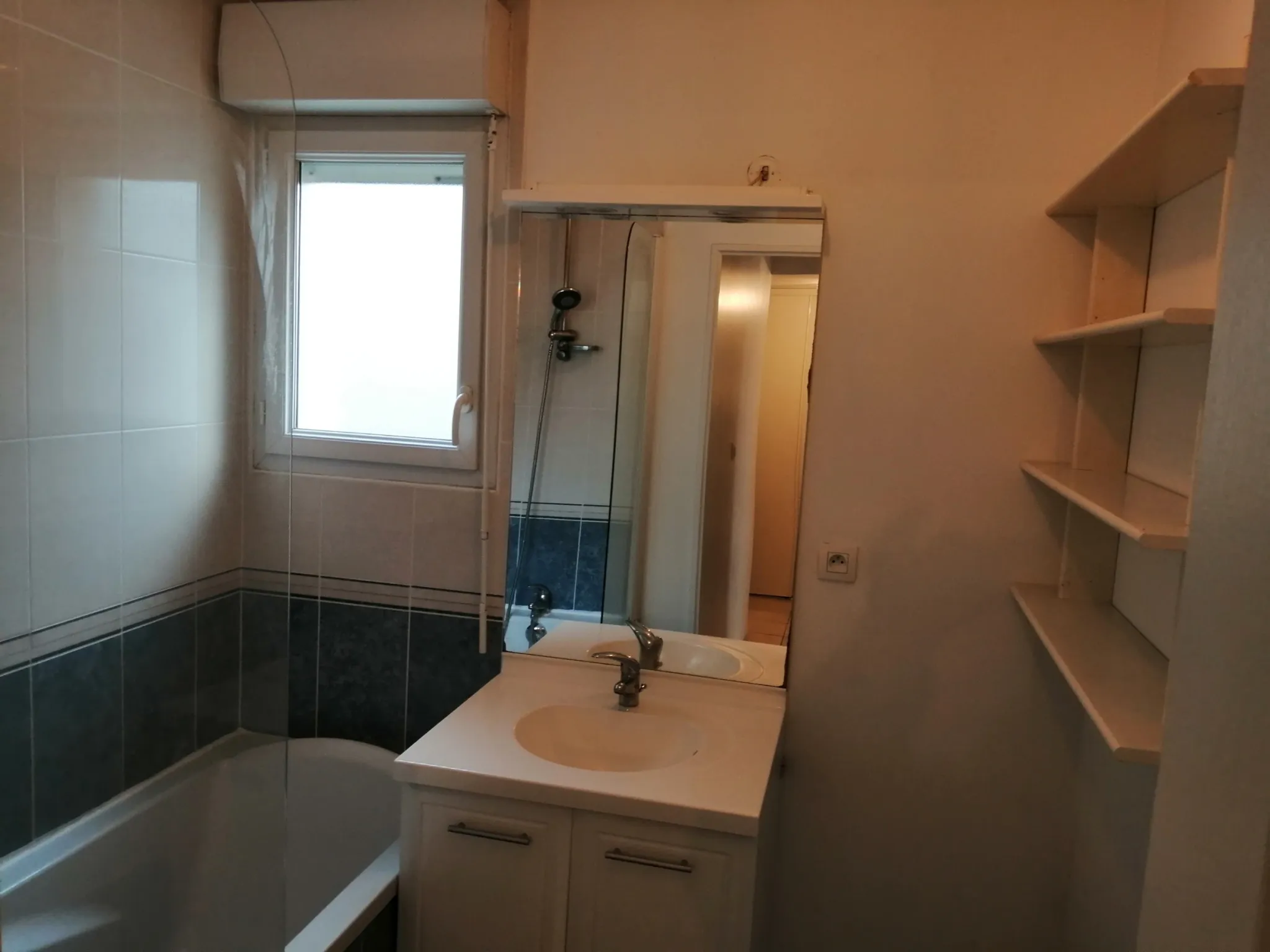 Appartement à Avrillé - 63 m2 avec 2 chambres, terrasse et garage 