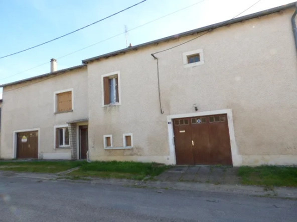 Maison de village avec dépendances et jardin à Champougny