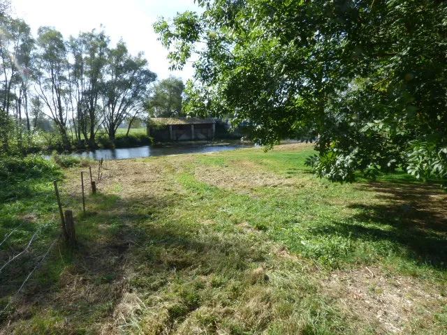 Maison de village avec dépendances et jardin à Champougny 