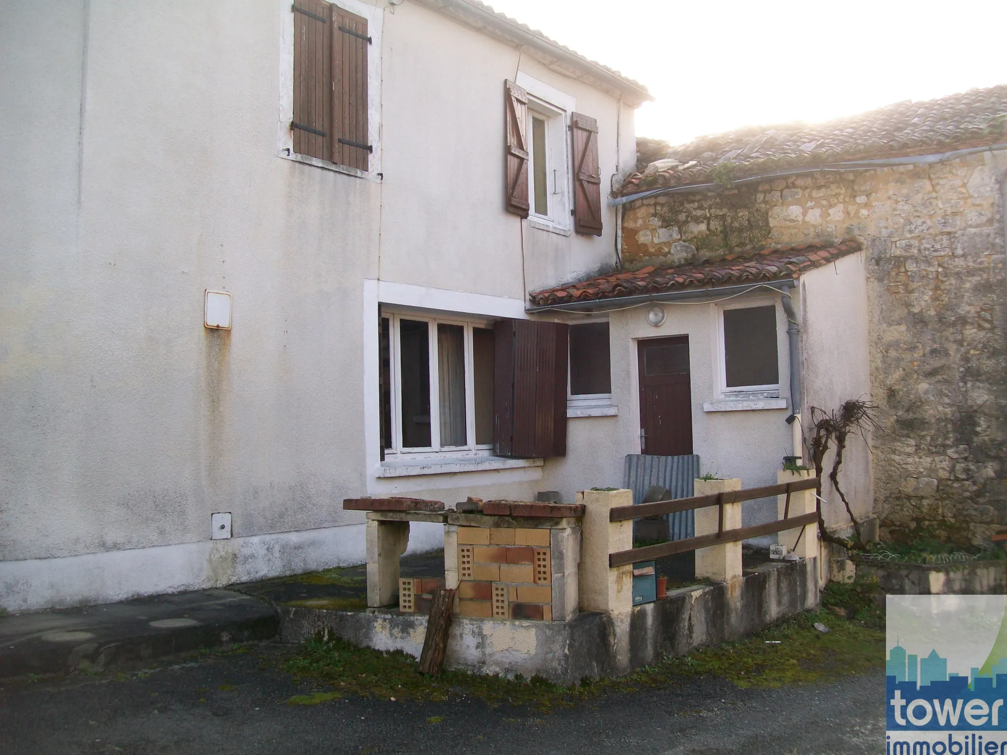 Maison à rénover à Sers avec 3 chambres 