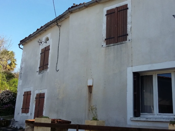 Maison à rénover à Sers avec 3 chambres