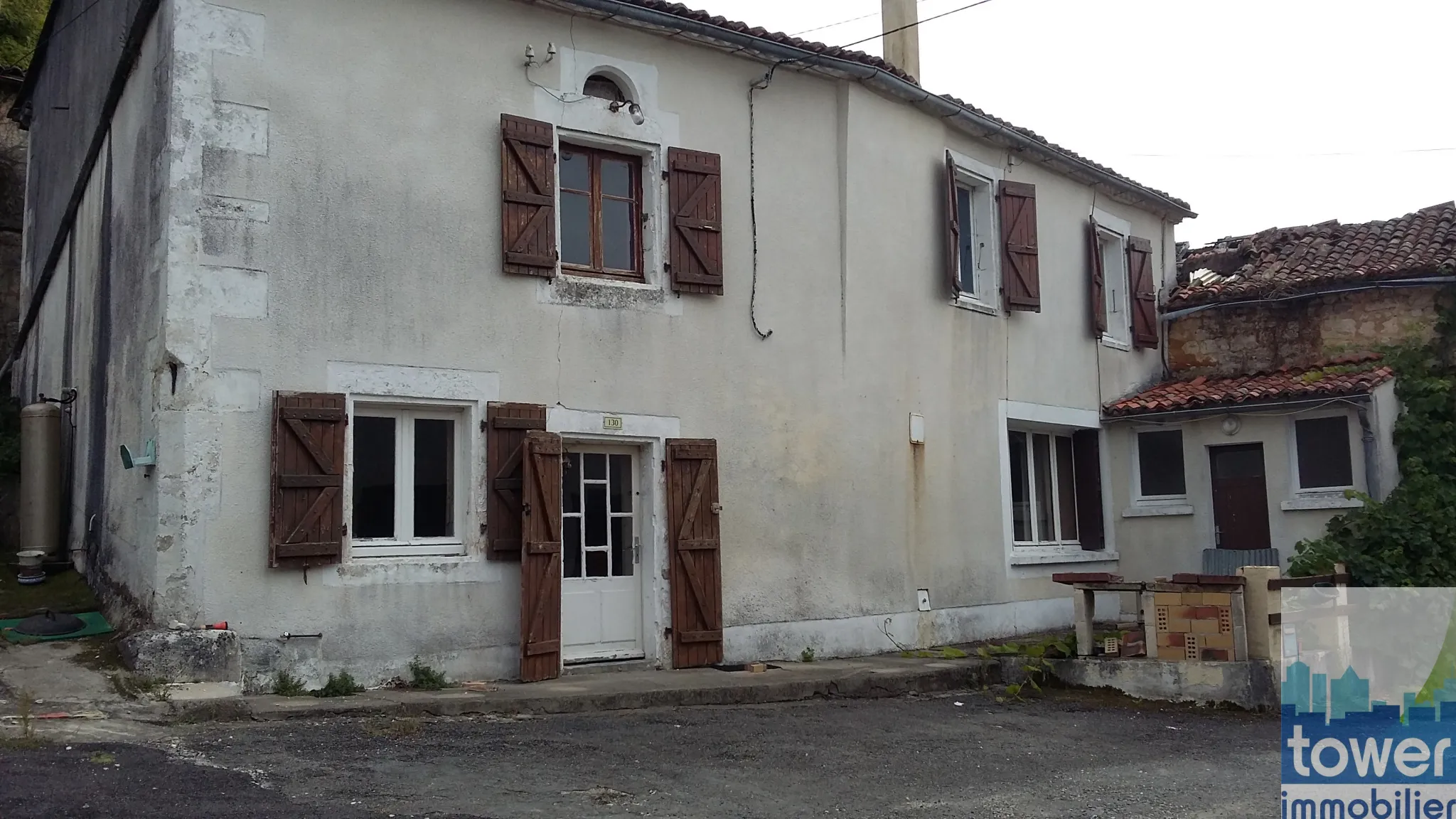 Maison à rénover à Sers avec 3 chambres 