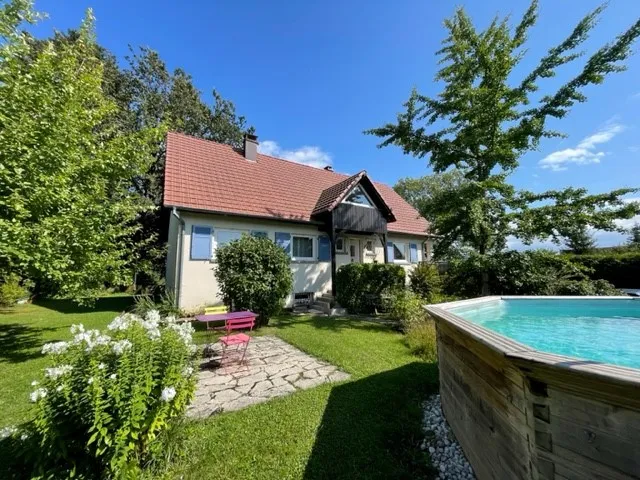 Maison à Fontaine avec jardin, piscine et garage 