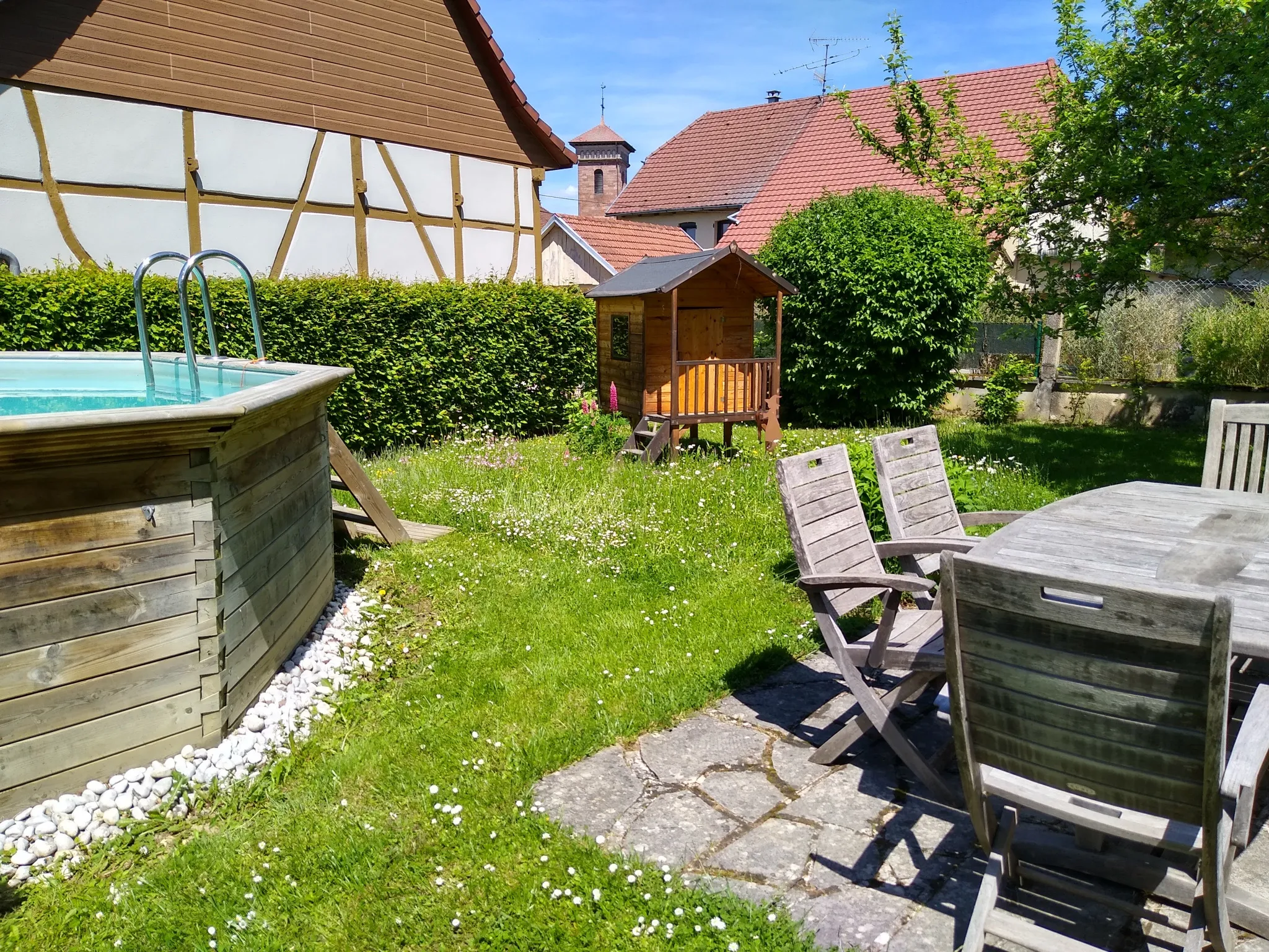 Maison à Fontaine avec jardin, piscine et garage 