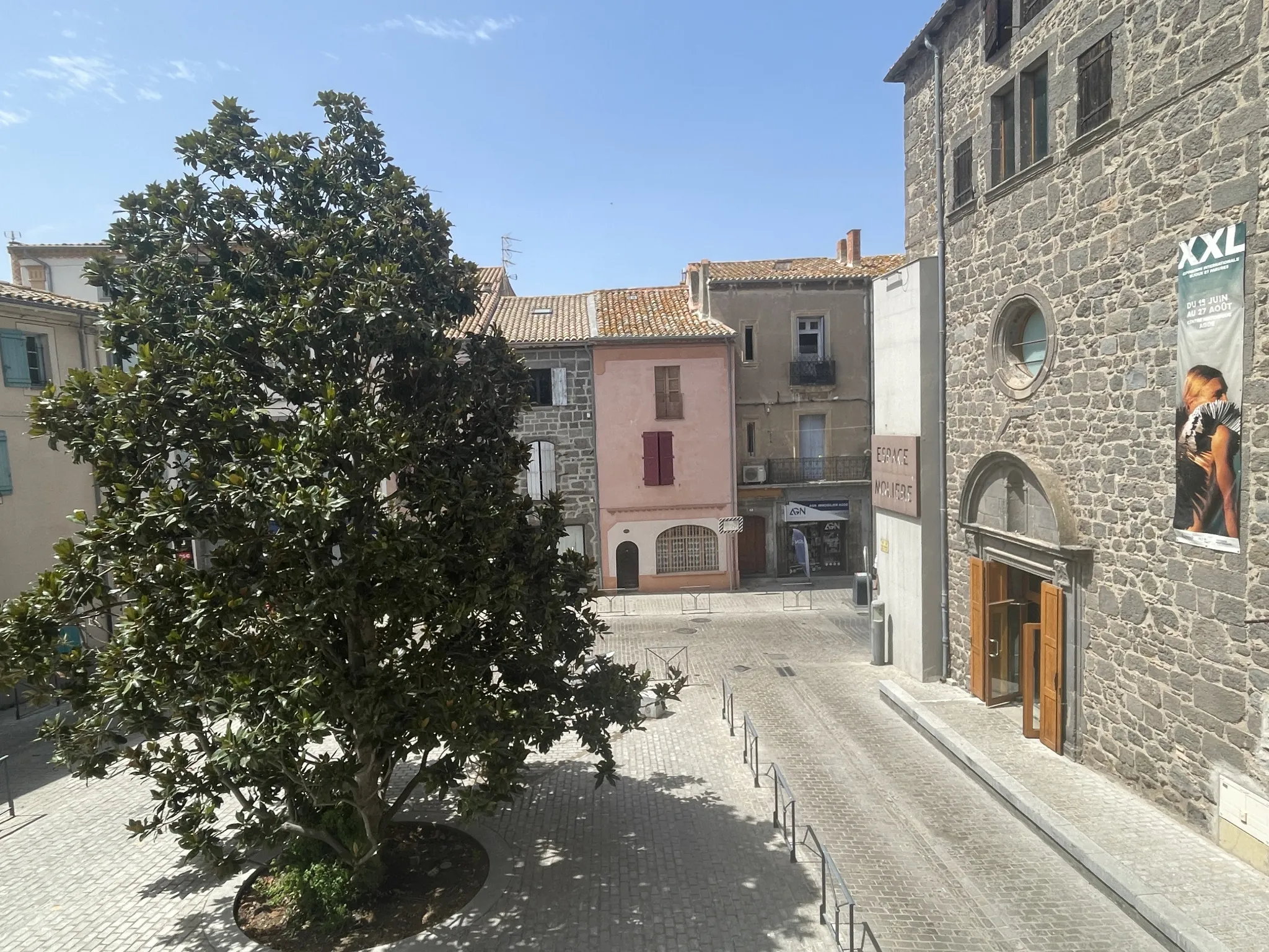 Appartement Type 2 à Agde - Hauts plafonds et beaucoup de cachet 