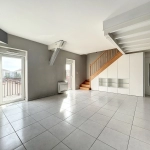 Appartement T2 en duplex - Hyper Centre JASSANS - 56m2 - Garage double + parking