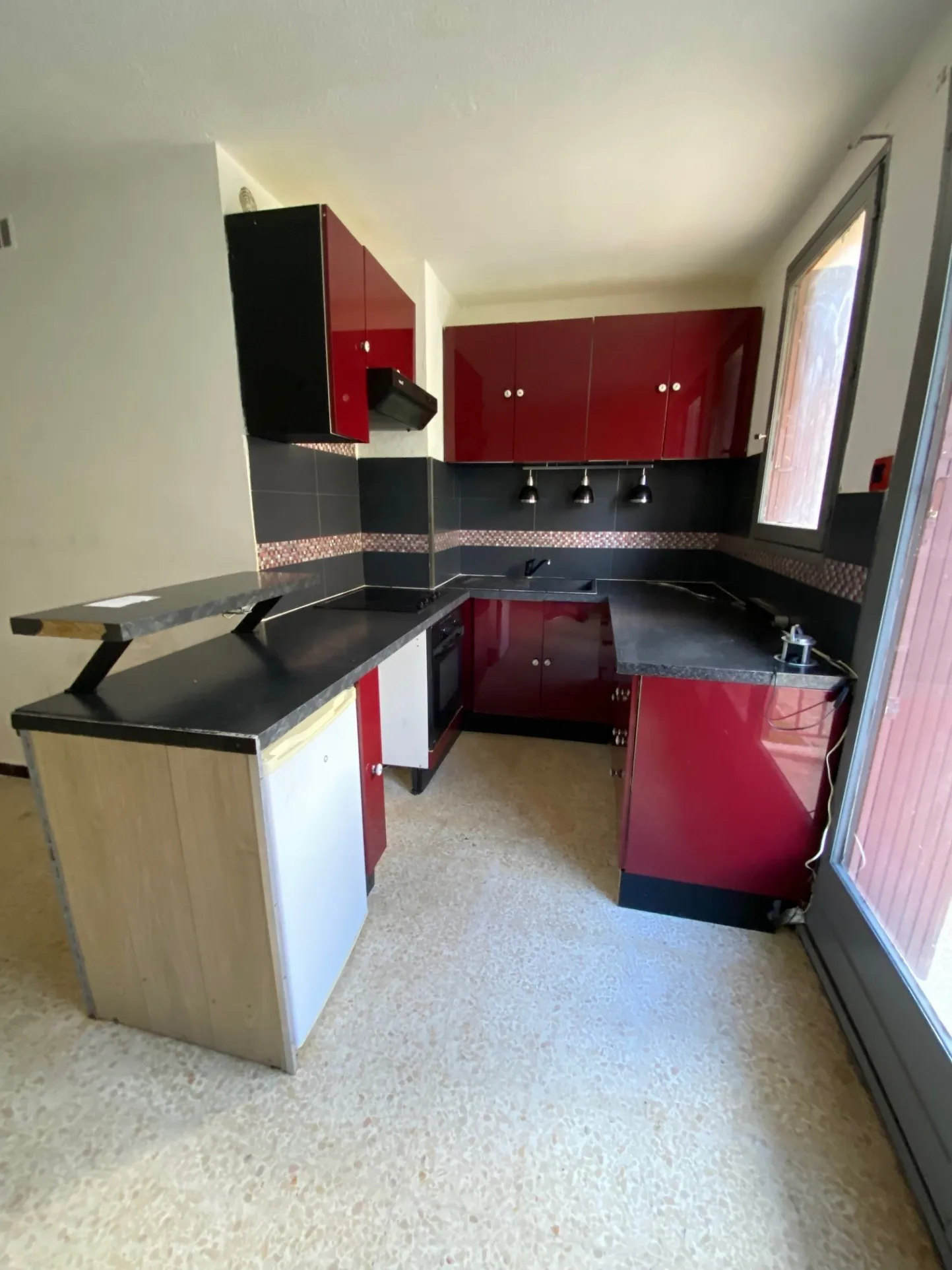 Appartement T2 à Nîmes avec Balcon et Parking 