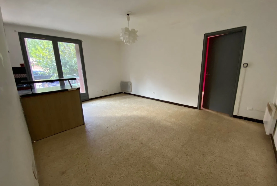 Appartement T2 à Nîmes avec Balcon et Parking 