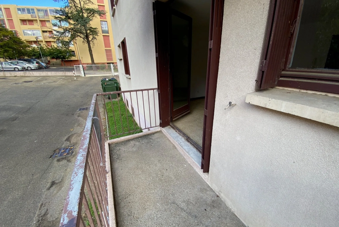 Appartement T2 à Nîmes avec Balcon et Parking 