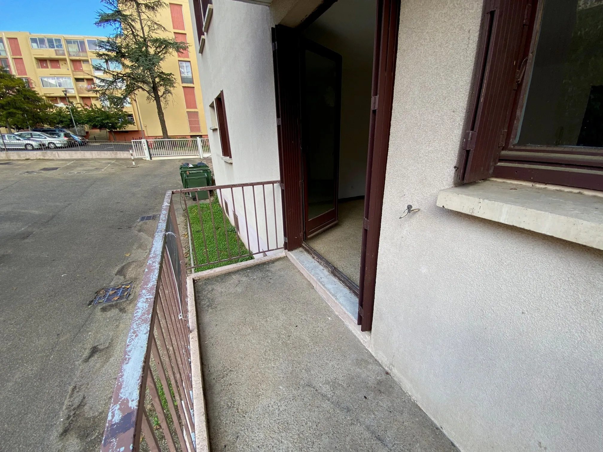 Appartement T2 à Nîmes avec Balcon et Parking 